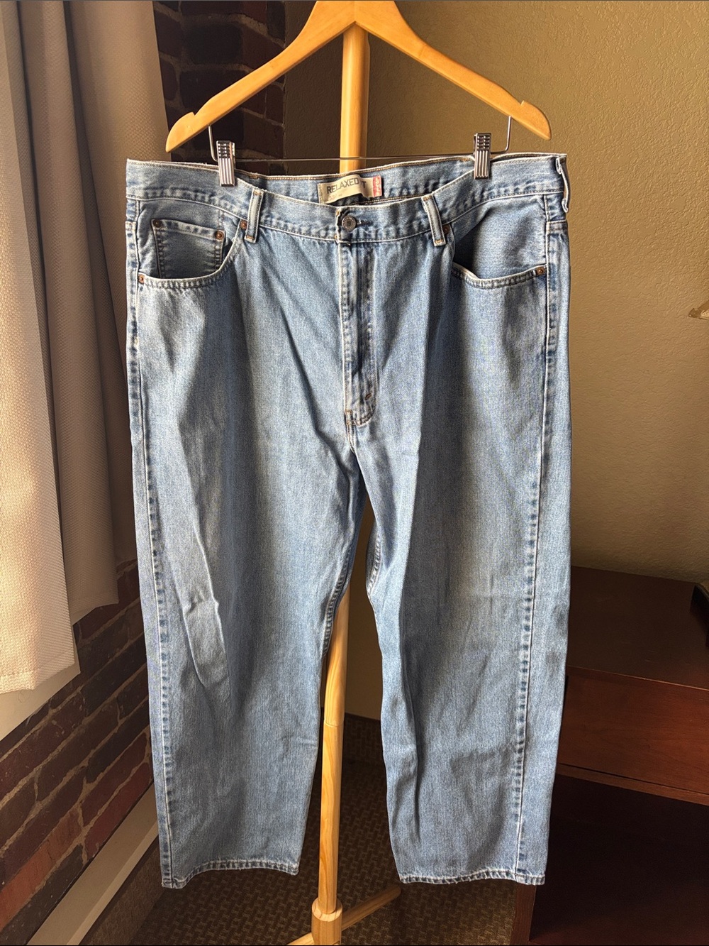 Levi's 550 Relaxed Fit Light Blue Jeans Size 42X30